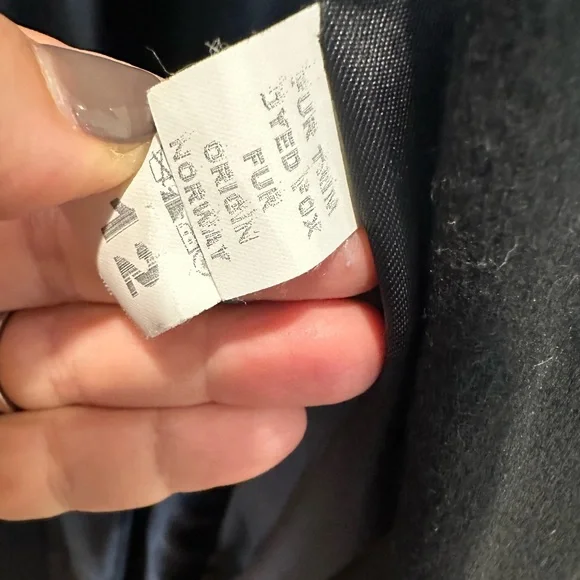 Stunning Cashmere blend dress coat with fur trim - Picture 4 of 9